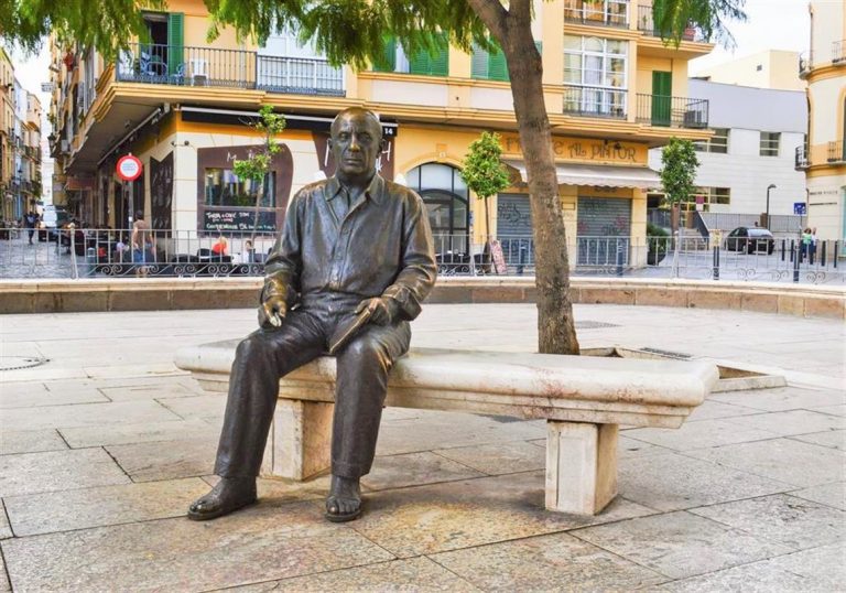Picasso standbeeld - Plaza Merced